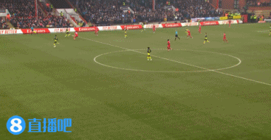 惊天吊射!20岁影锋唐利是热刺青训,本赛季被外租莱顿30场5球6助